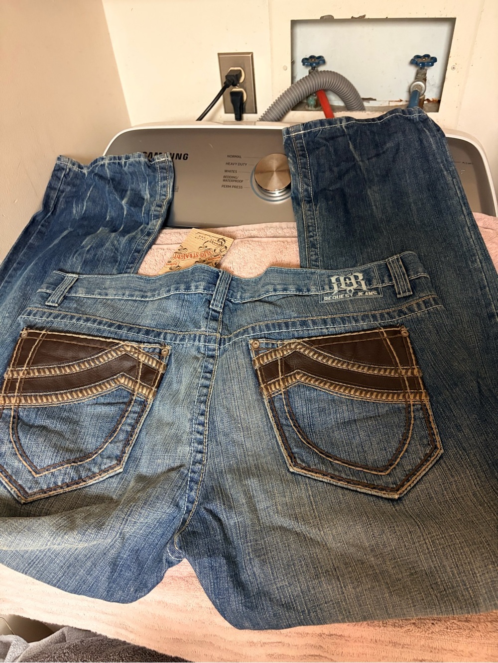 Request Jeans Webster Men’s 38x32 Distressed Straight Leg Jeans NWT